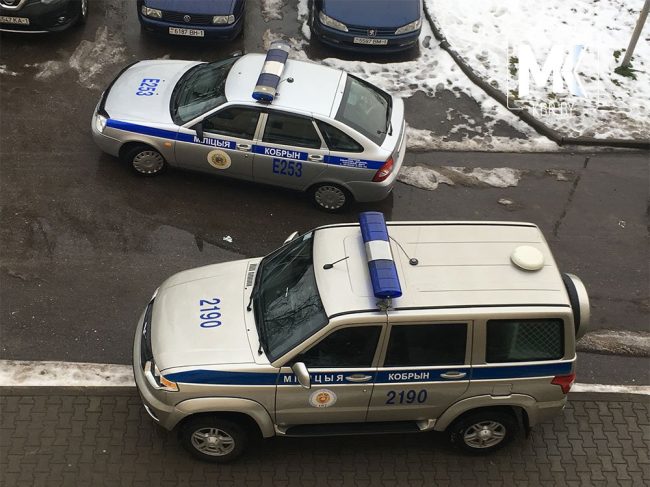 В Кобрине отец угрожал выбросить собственную дочь из окна шестого этажа