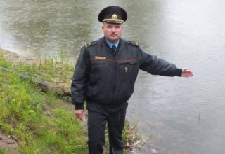 В Кобрине милиционер спас тонувшего в водоеме мужчину