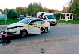 В Кобрине несовершеннолетний на мотоцикле столкнулся с такси